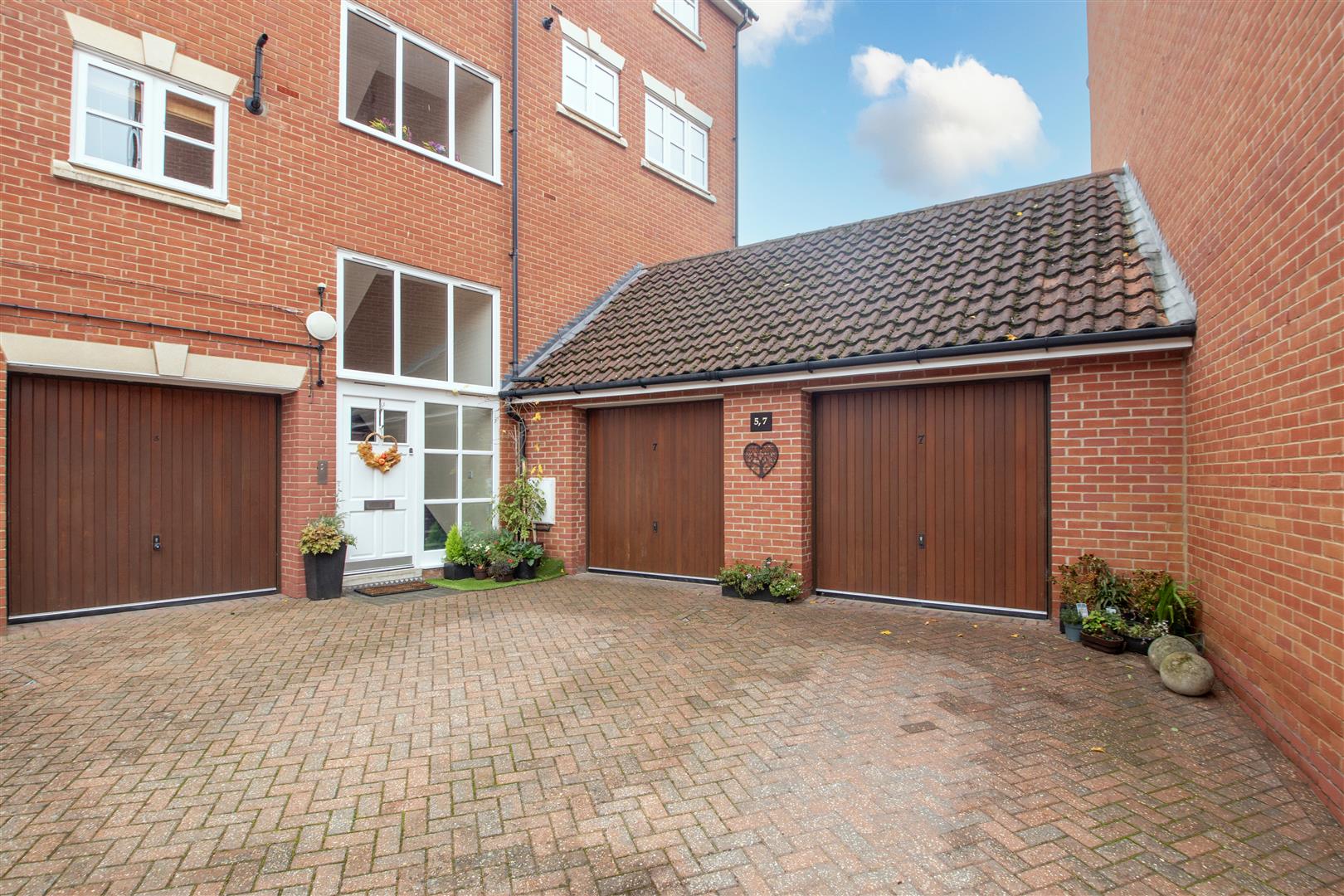 Woodall Close, Middleton, Milton Keynes